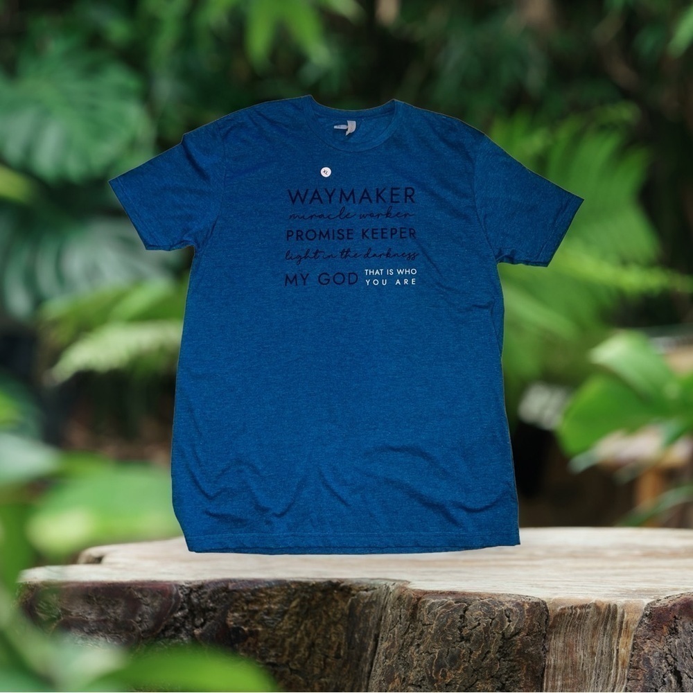 T Shirt Waymaker Miracle Worker Promise Keeper Light In The Dark Sz XL NEW
